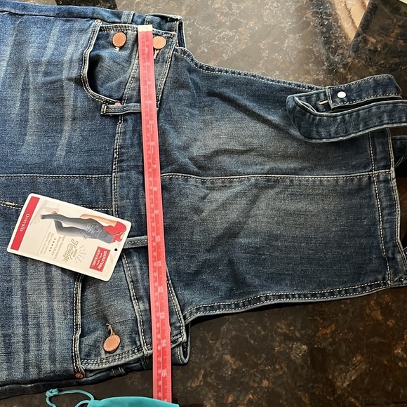NWT Levi’s Signature Overalls Modern Heritage Super Stretch- Medium - Picture 6 of 7